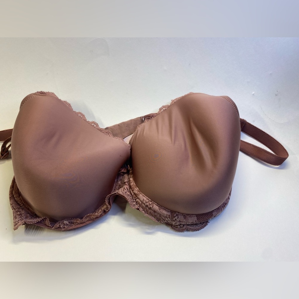 Victoria’s Secret 36DDD blush pink bra with lace